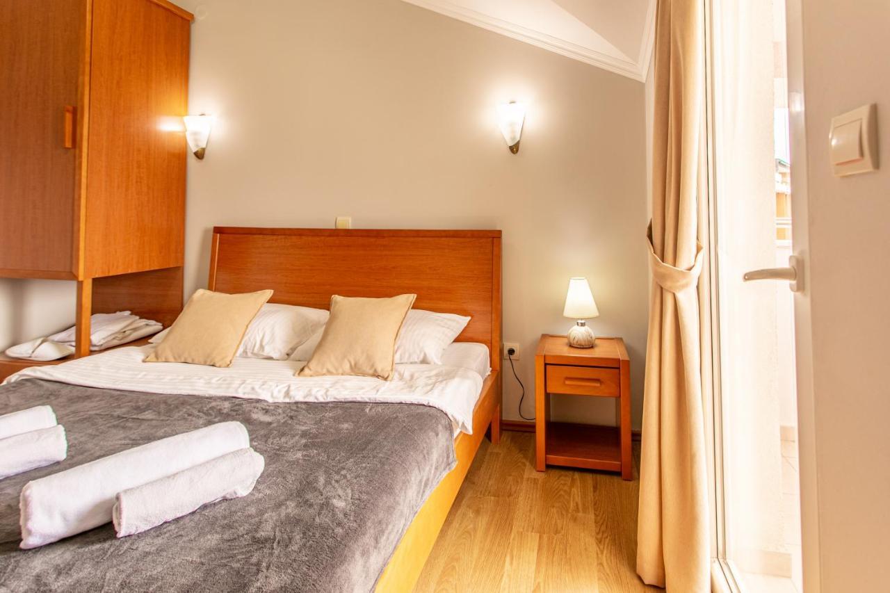 Guest House Perper Tivat Exterior foto
